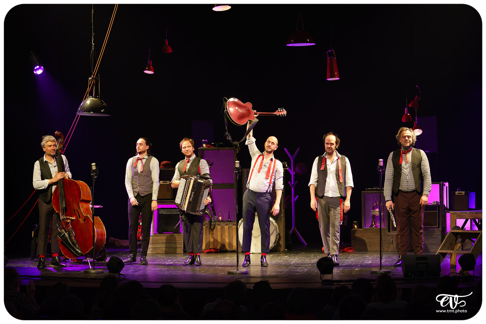 NOS COURSES FOLLES - LES FOUTEURS DE JOIE